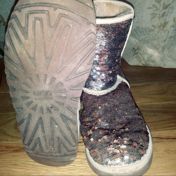 Sequin Color Shifting Ugg Boots - Picture 5 of 6